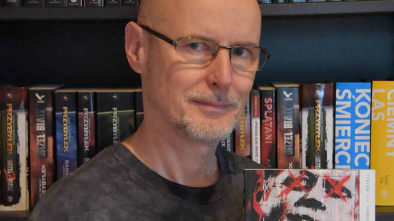 Marcin Przybyłek czyta komiksy