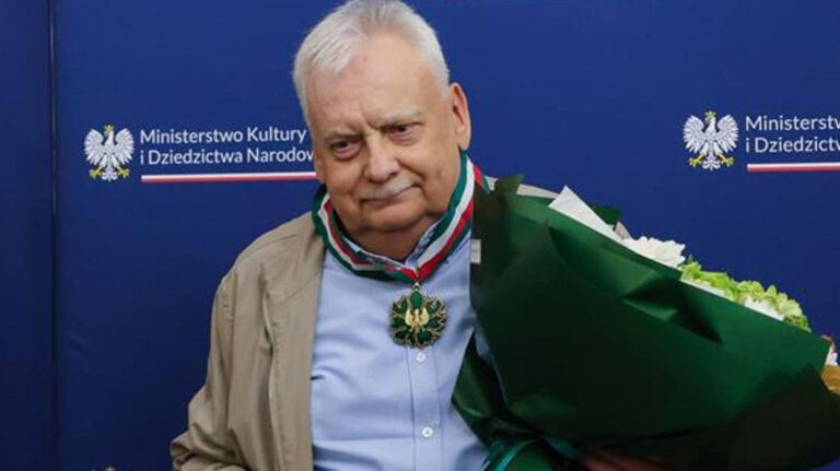 andrzej sapkowski gloria artis